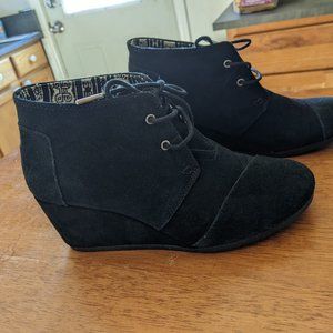 TOMS Suede Booties - Size 8.5M